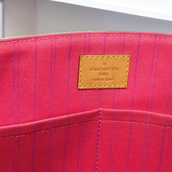 Limited Edition Louis Vuitton Damier Azur Calvi - Picture 9 of 16